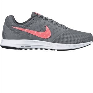 Women’s | Gray & Pink Nike Running Shoes